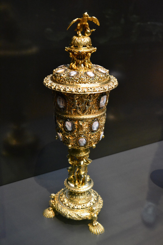 Goblet with Cameos