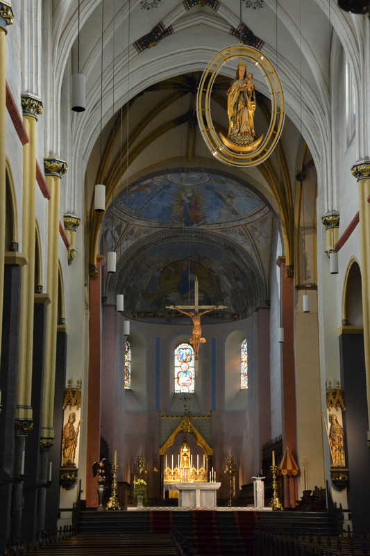 Basilica of Saint Servatius Nave