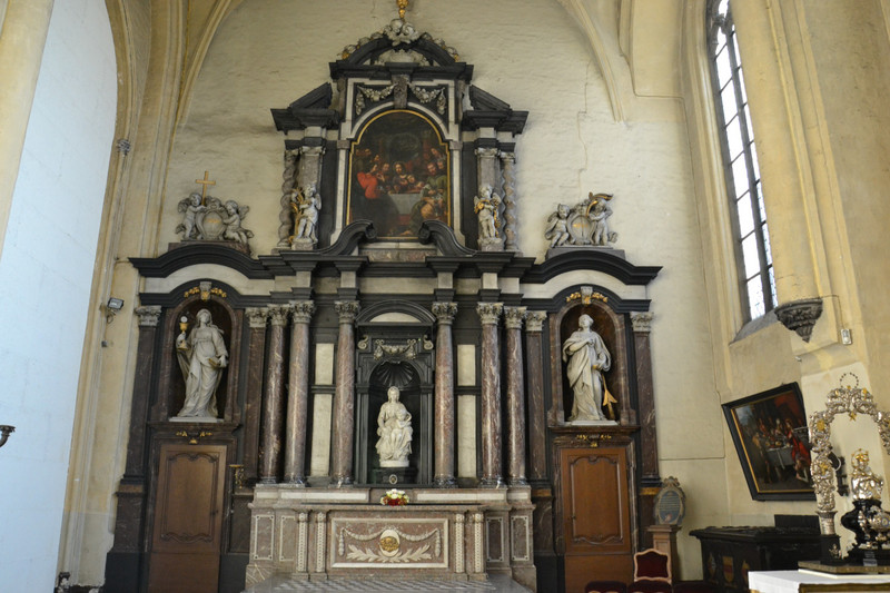 Altar with the Madonna of Bruges