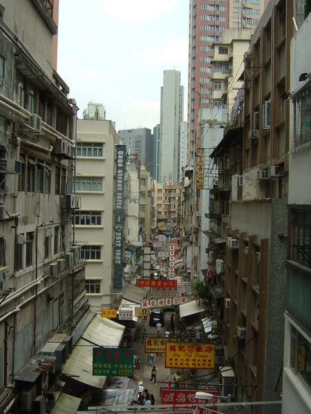 Rue pres de l'hotel - street near the hotel
