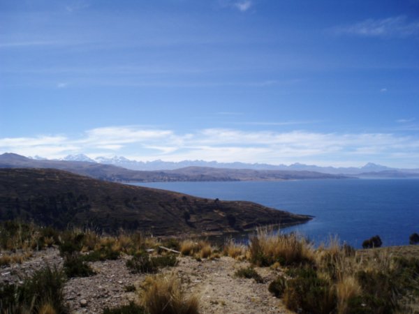 Andes et lac - Andes and lake
