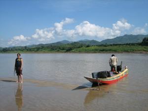 Speedboat na Mekongu