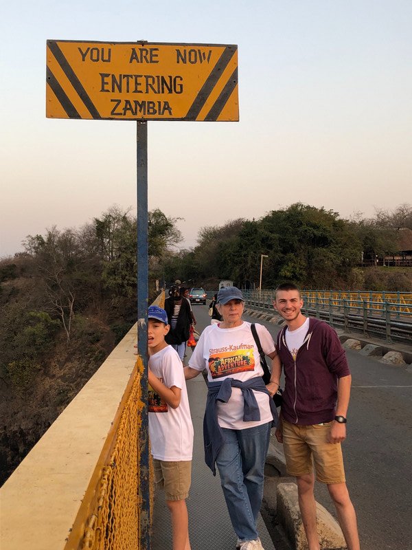 Crossing over the border into Zambia