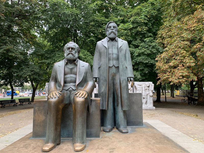 Marx talking Statue