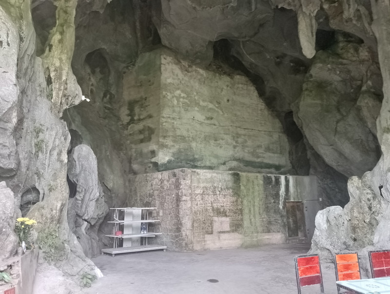 Der Bunker in der Höhle 