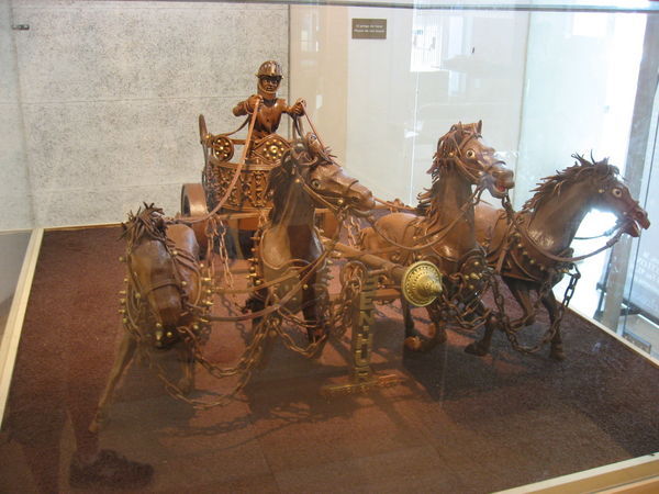 File:Chocolate grinder at the Barcelona chocolate museum