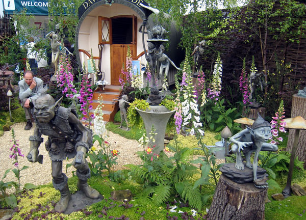 Fantasy Garden Statues
