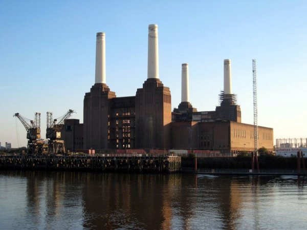 Battersea Power Station (from Pink Floyds - Animals)