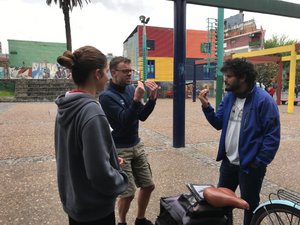 Communicating in La Boca