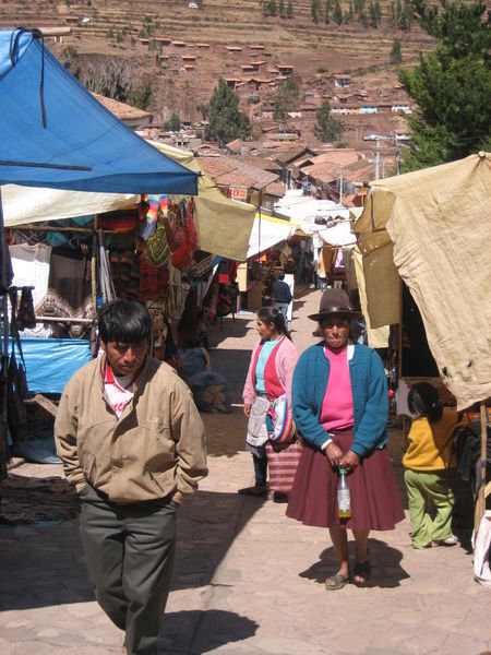 Pisaq market