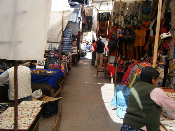 Pisaq market