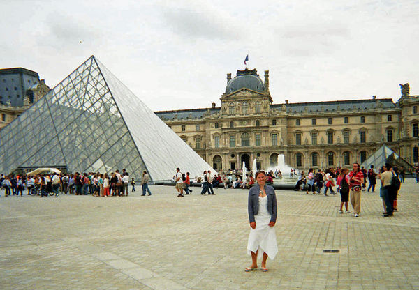 Hannah and the Louvre