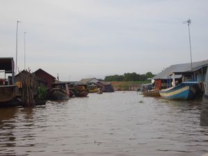 River boat to Battambang: Floating village on the Tonle Sap