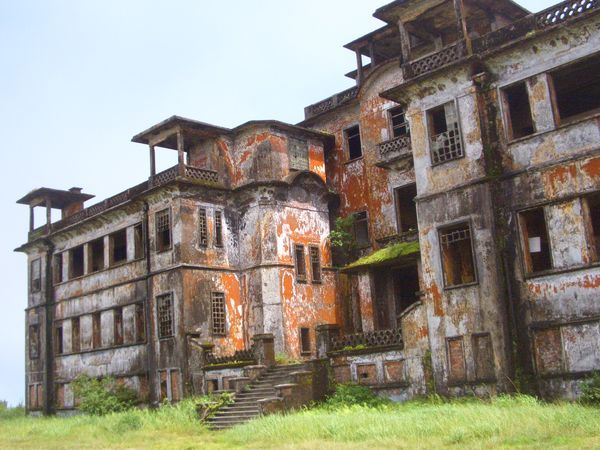 Bokor Palace in the National Park