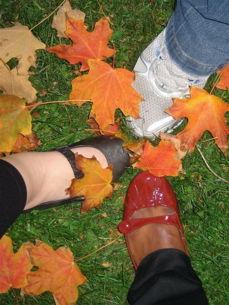 feet and pretty leaves