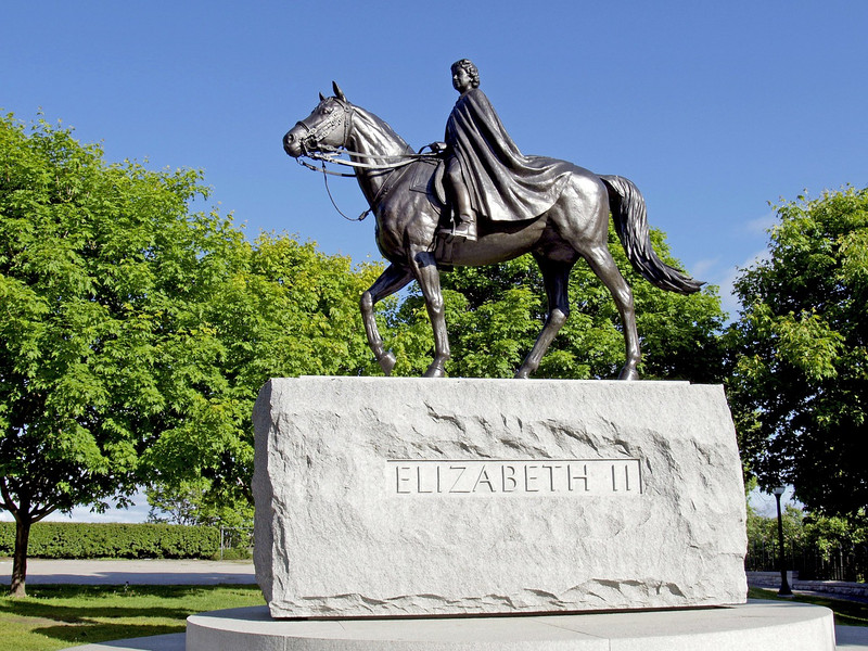 Queen Elizabeth Statue Ottawa Canada