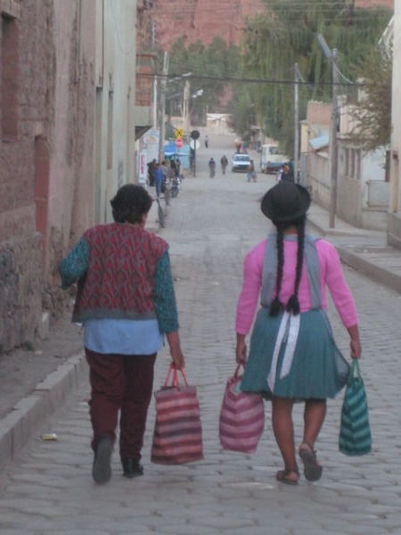 Local women in Tupiza