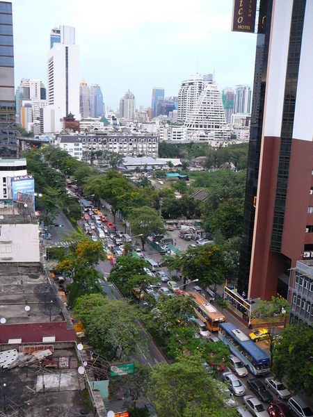 Hotel view - daytime traffic
