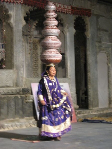 Paani dancer