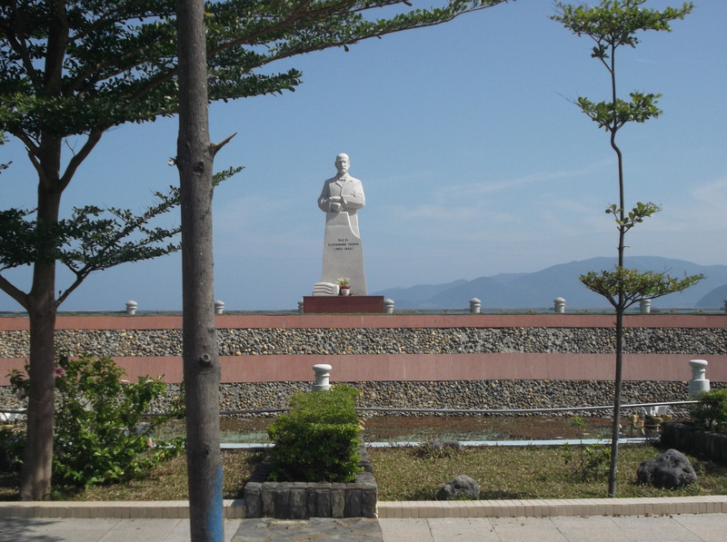 Alexandre Yersin Statue