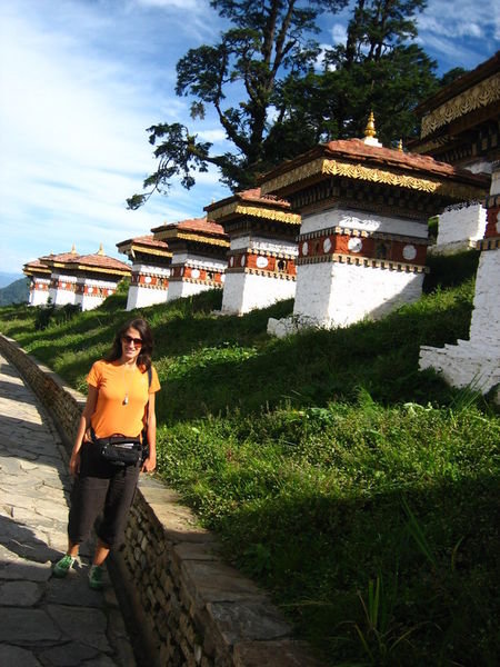 Stupas at Dochu La