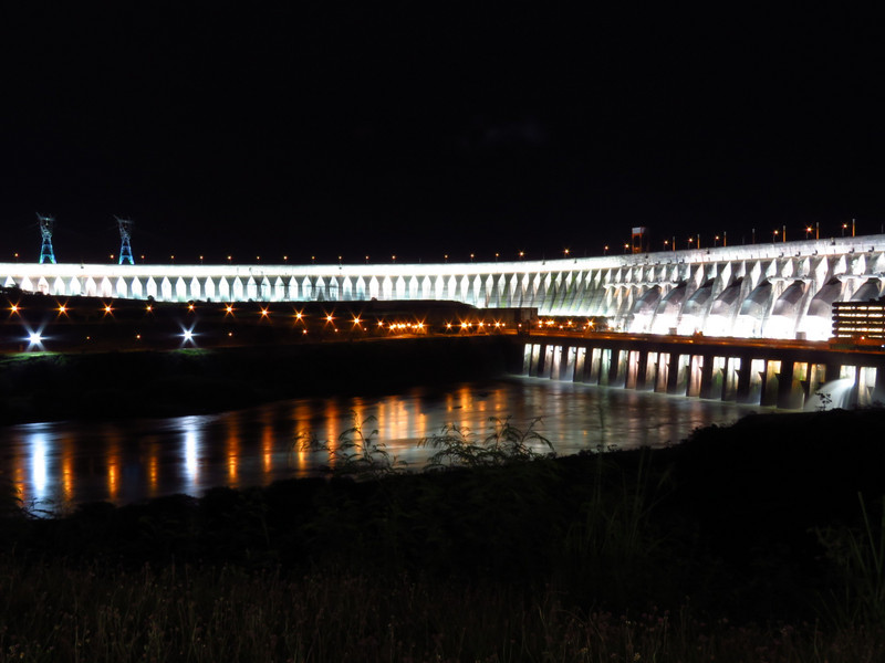 Itaipú Dam at night