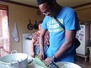 Cooking class in Antigua: preparing Tamal