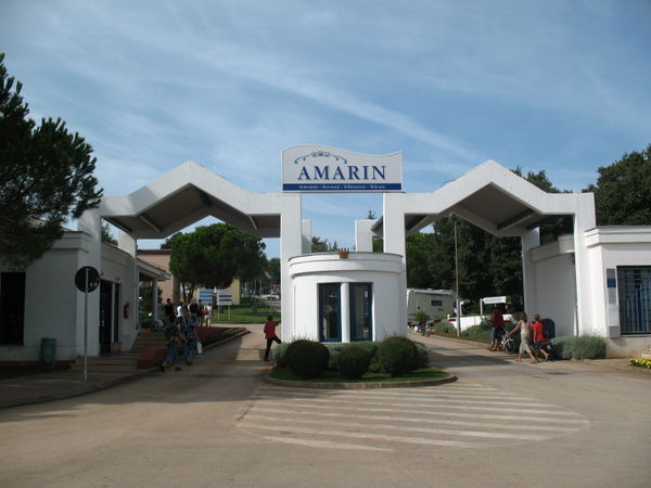 Entrance to campingsite Amarin