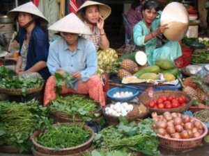 local women at the market in Hoi An