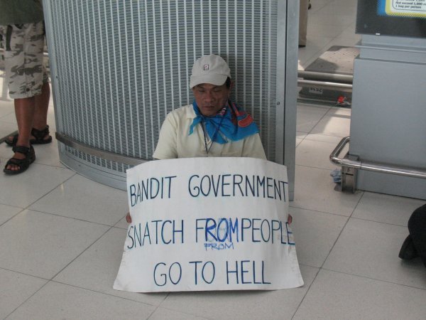 protester @ Bangkok Airport, Thailand