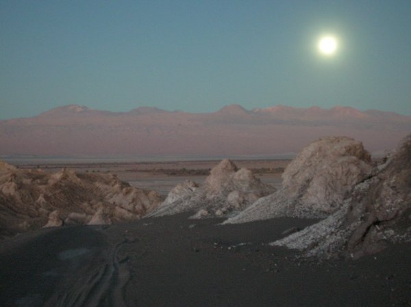 moonrise at Valle de la Luna (Moon Valley)