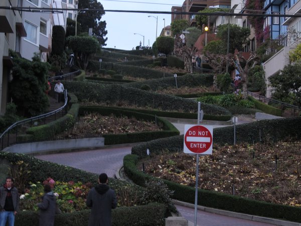 crooked street / Lombard St
