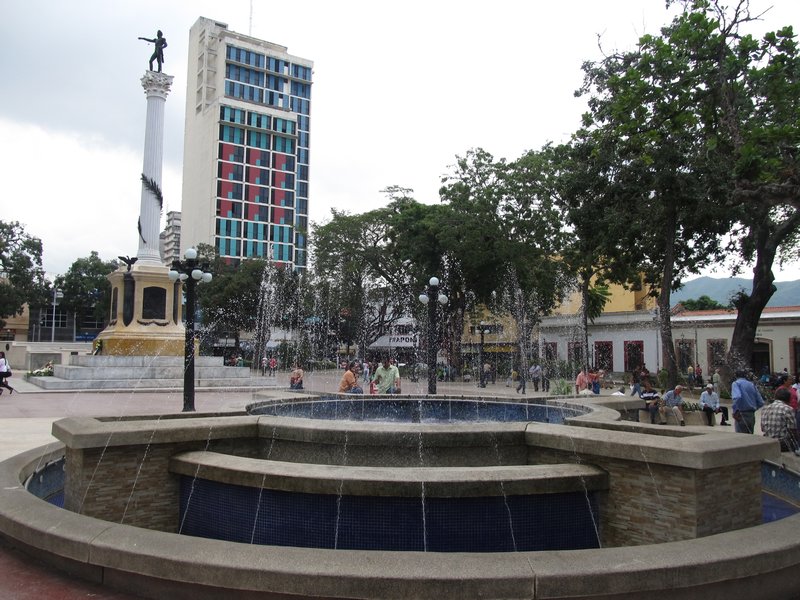 Valencia, Plaza Bolivar