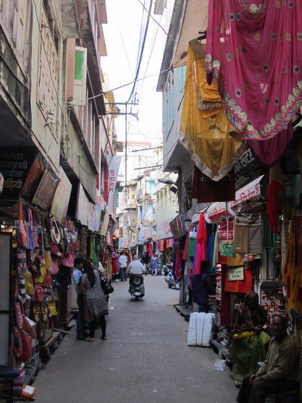 Narrow streets near Bada Bazaar area in Udaipur