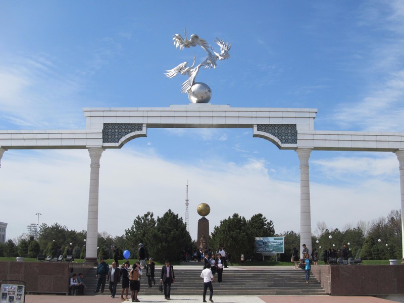 Independence Square (Mustakillik Square), Tashkent