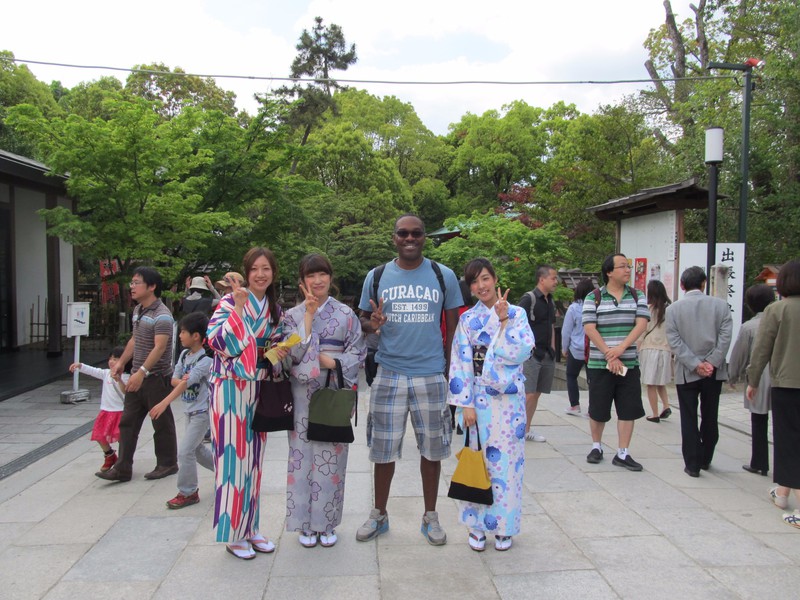 Posing with Japanese girls in their kimonos in Kyoto