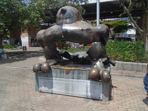 Plaza San Antonio: sculpture damaged during a terrorist attack in June 1995