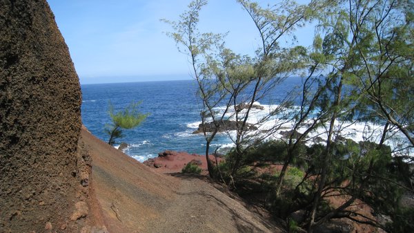 The path leading to Red Beach