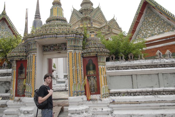 H at Wat Pho
