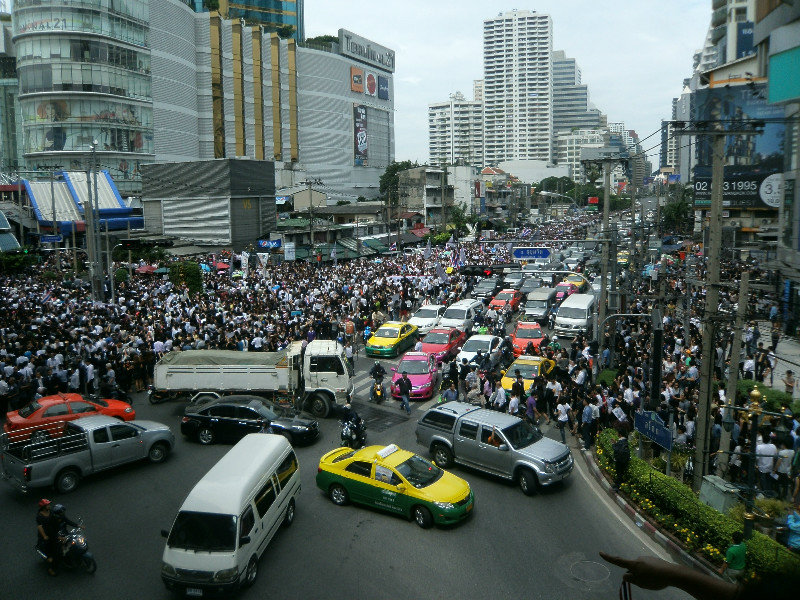 Anti corruption protest at Asok Station