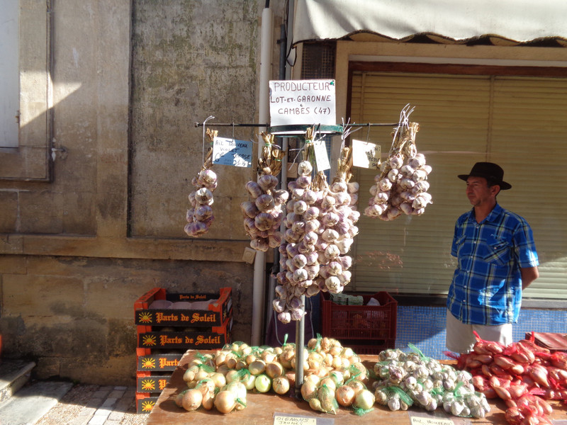 It is I, Le Clerc disguised as an onion seller!