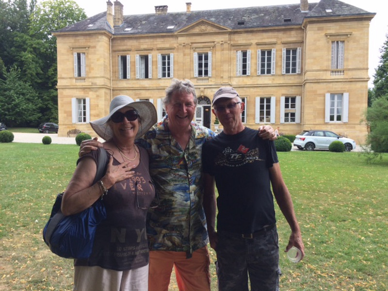 Caroline, Rob and Me in front of Chateau La Durantie