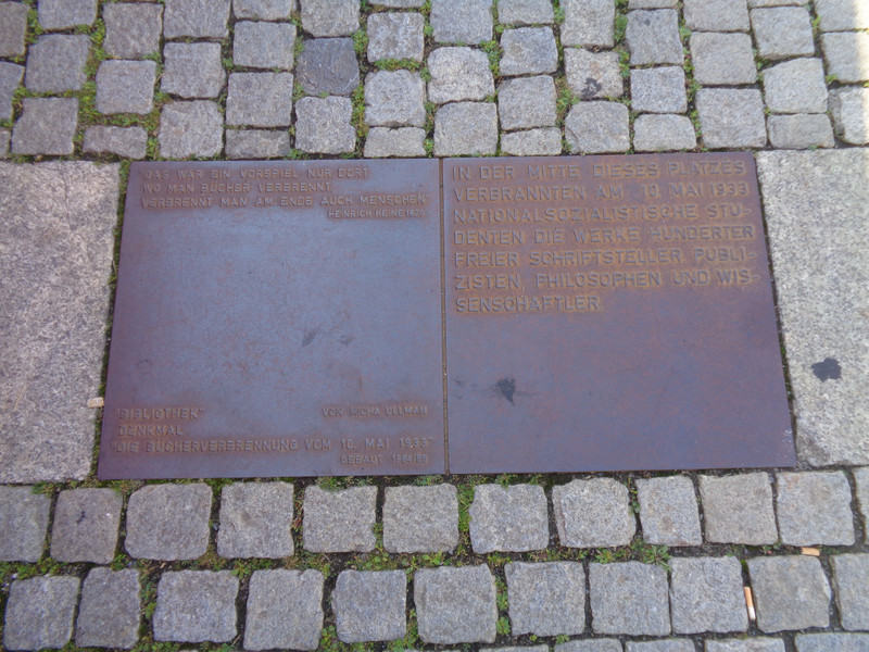 Plaque to commemorate where the Wall stood