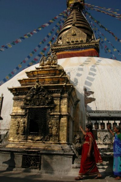 Swayanbhuth Stupa - ringing out Om Manu Padme Hum