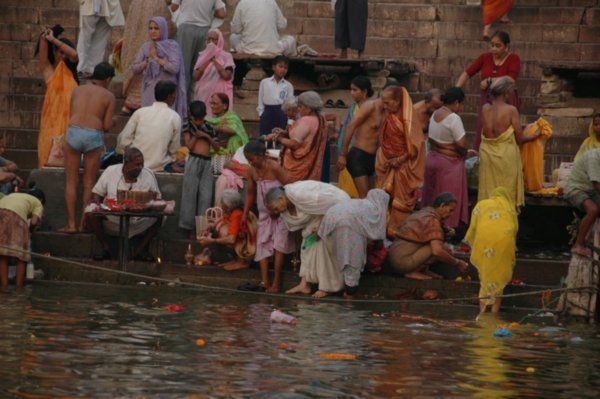 Many Hindus come to bath at sunrise on Ganges