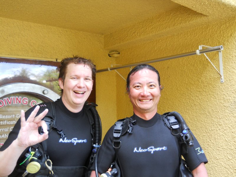 Richard and Carl getting their Open Water Certification