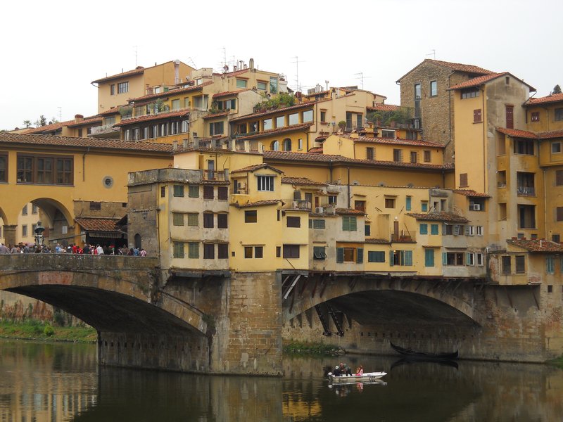 Lots of shops on the Ponte Vecchio