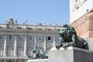Statues I liked w/royal palace in back, Madrid
