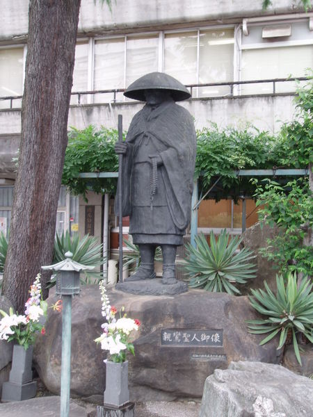 cool statue in Asakusa