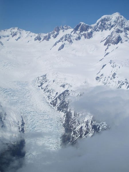you can see tghe glacier there as well...think the sights were distracting me from what i was jsut about to do!!!!!!